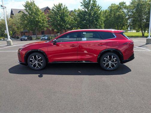 2025 Toyota Crown Signia XLE