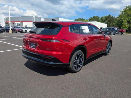 2025 Toyota Crown Signia XLE