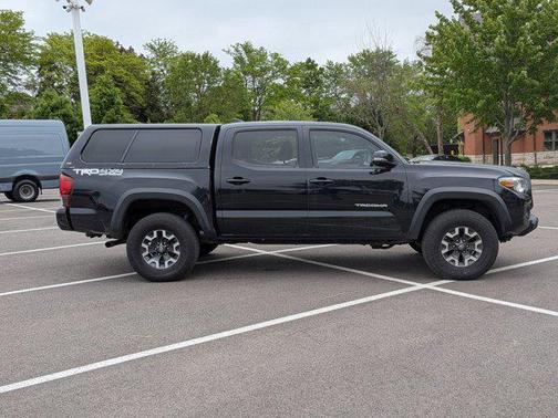 Midnight Black Metallic 2018 Toyota Tacoma TRD Off Road