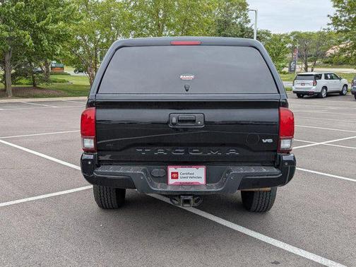 Midnight Black Metallic 2018 Toyota Tacoma TRD Off Road