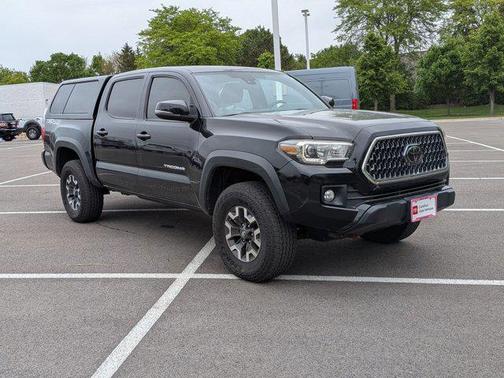 Midnight Black Metallic 2018 Toyota Tacoma TRD Off Road