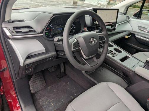 2025 Toyota Sienna XLE 7 Passenger