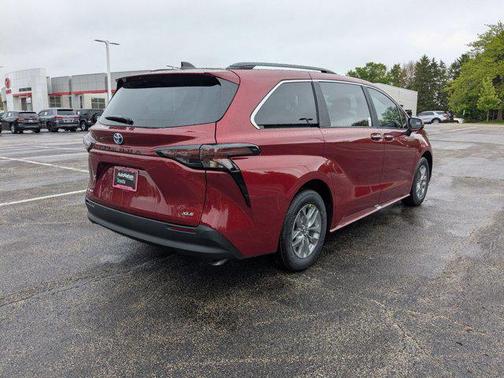 2025 Toyota Sienna XLE 7 Passenger