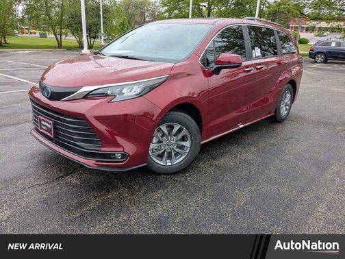 2025 Toyota Sienna XLE 7 Passenger