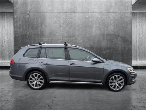 2019 Volkswagen Golf Alltrack TSI S