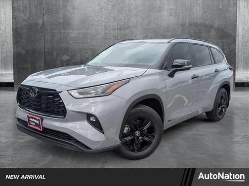 2025 Toyota Highlander Hybrid XLE