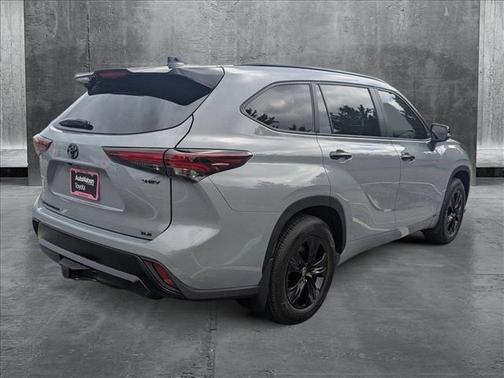 2025 Toyota Highlander Hybrid XLE