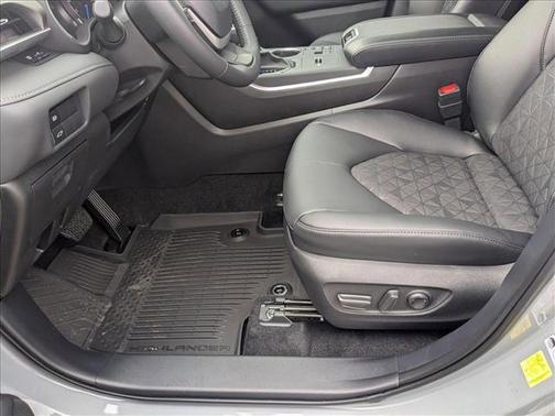 2025 Toyota Highlander Hybrid XLE