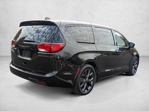 2018 Chrysler Pacifica Touring Plus
