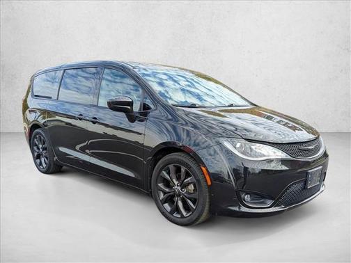 2018 Chrysler Pacifica Touring Plus