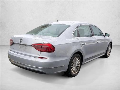 2017 Volkswagen Passat 1.8T SE