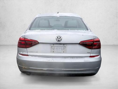 2017 Volkswagen Passat 1.8T SE