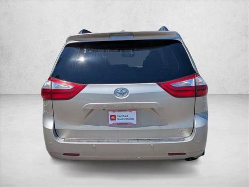 Creme Brulee Mica 2017 Toyota Sienna XLE
