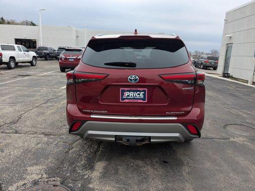 2023 Toyota Highlander Hybrid Platinum