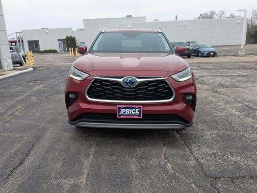 2023 Toyota Highlander Hybrid Platinum