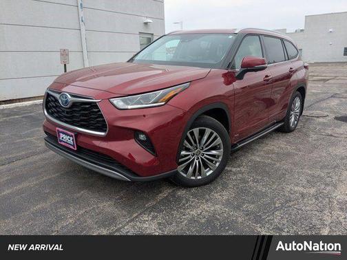 2023 Toyota Highlander Hybrid Platinum