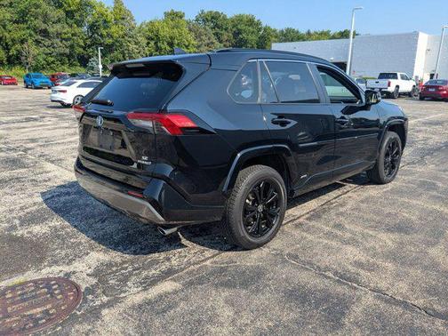 2022 Toyota RAV4 Hybrid SE