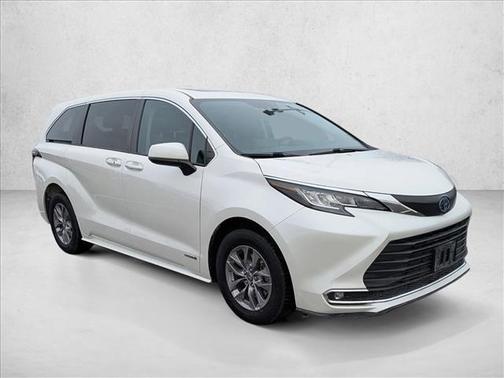 2021 Toyota Sienna XLE 7 Passenger