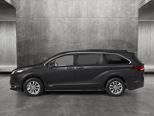 2025 Toyota Sienna XLE 7 Passenger