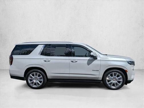 Iridescent Pearl Tricoat 2023 Chevrolet Tahoe 4WD High Country