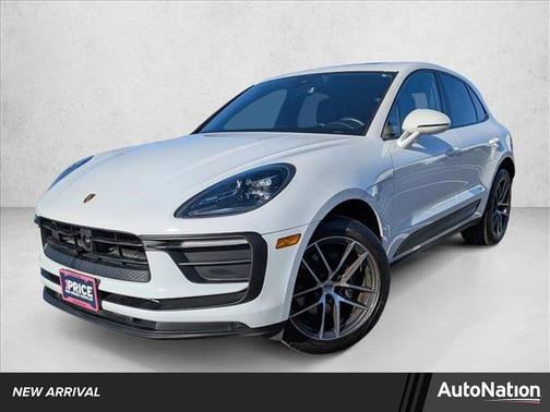 2025 Porsche Macan AWD