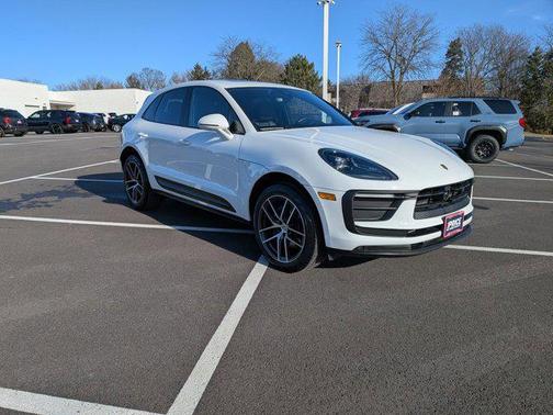 2025 Porsche Macan AWD
