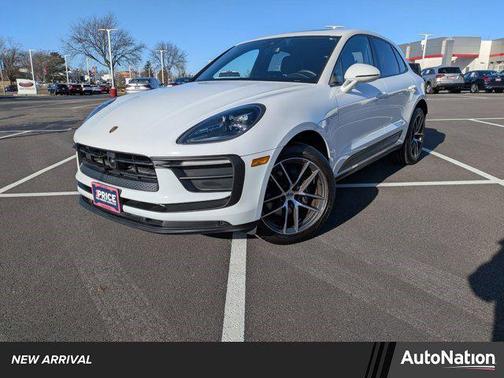 2025 Porsche Macan AWD