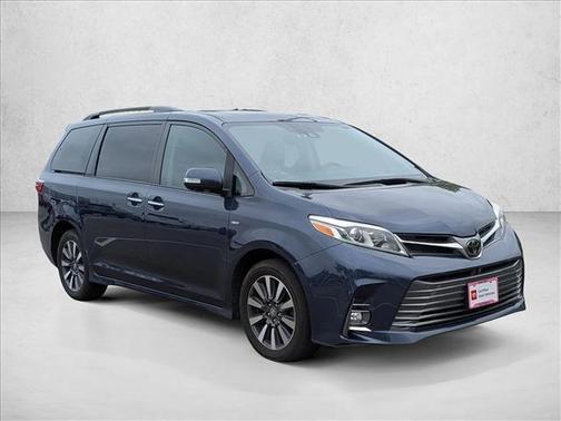Parisian Night Pearl 2019 Toyota Sienna Limited Premium