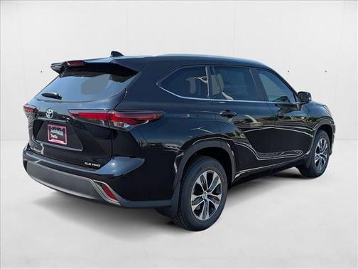 2025 Toyota Highlander XLE