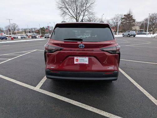 2023 Toyota Sienna XLE