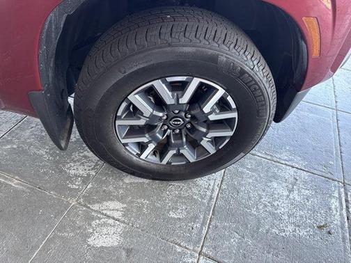 2024 Nissan Frontier SL