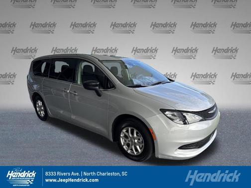 2024 Chrysler Voyager LX