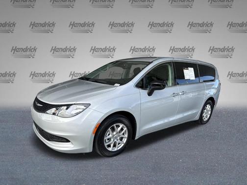 2024 Chrysler Voyager LX