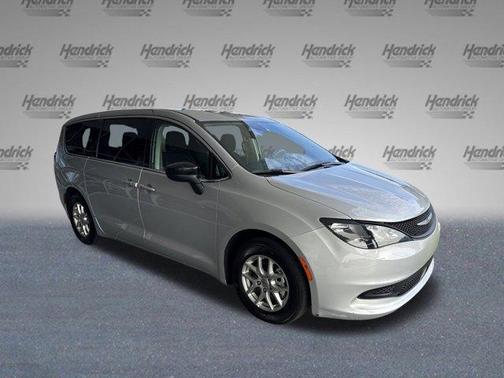 2024 Chrysler Voyager LX