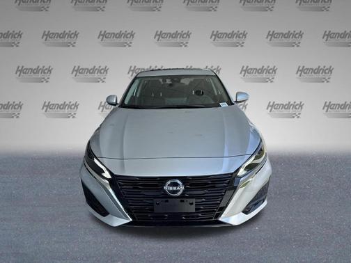 Brilliant Silver Metallic 2025 Nissan Altima SL
