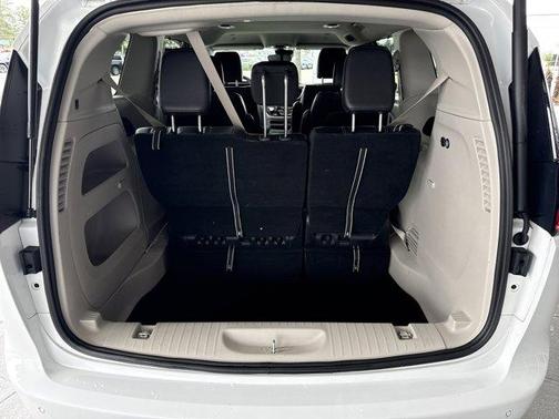 2024 Chrysler Pacifica Touring-L