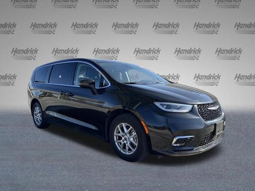 2023 Chrysler Pacifica Touring-L