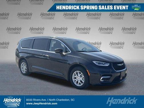 2023 Chrysler Pacifica Touring-L