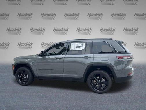 Sting Gray Clearcoat 2027 Jeep Grand Cherokee Limited