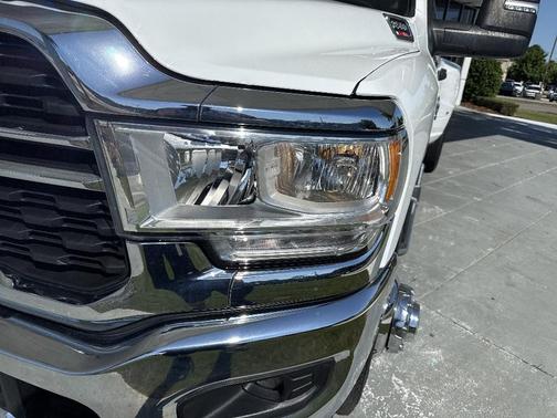 Bright White Clearcoat 2024 RAM 3500 Big Horn