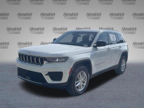 Bright White Clearcoat 2026 Jeep Grand Cherokee Laredo X