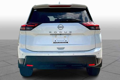 Everest White P 2025 Nissan Rogue SV