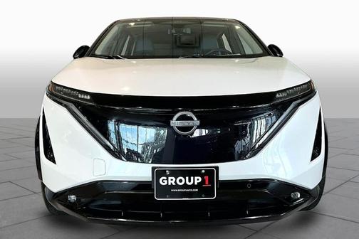 2 Tone White / Black Roof 2023 Nissan ARIYA PLATINUM+