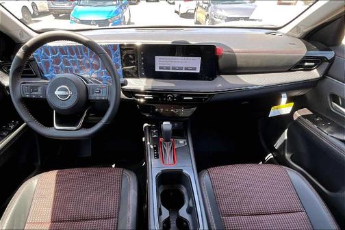 2025 Nissan Kicks SR