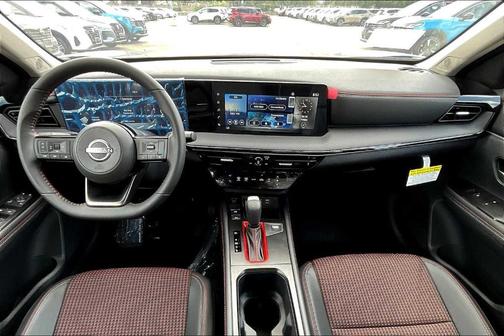 2025 Nissan Kicks SR