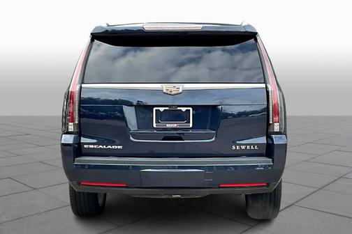 2017 Cadillac Escalade Luxury