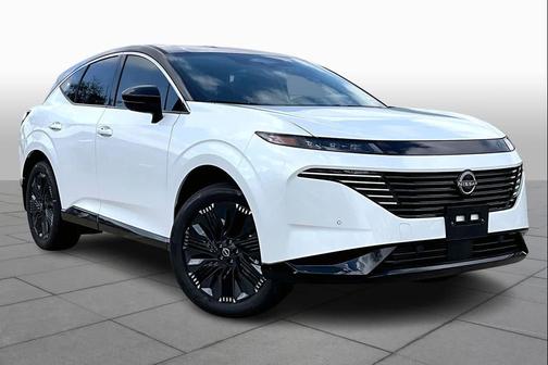Everest White Pearl Tricoat/Super Black 2026 Nissan Murano Platinum