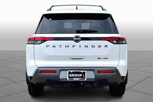 2026 Nissan Pathfinder SL