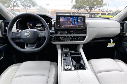 2026 Nissan Pathfinder SL