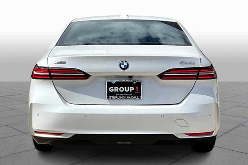 2025 BMW 530 i xDrive